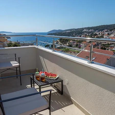 Golden View Penthouse * Hvar Town