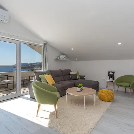Golden View Penthouse Lägenhet