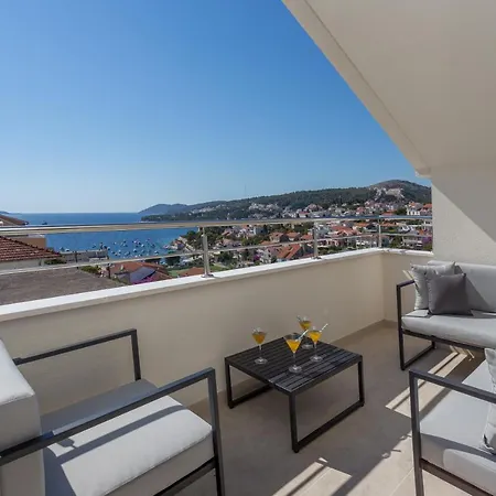 Golden View Penthouse * Hvar Town