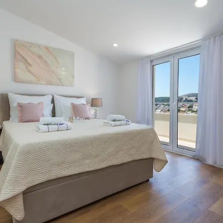 Golden View Penthouse *