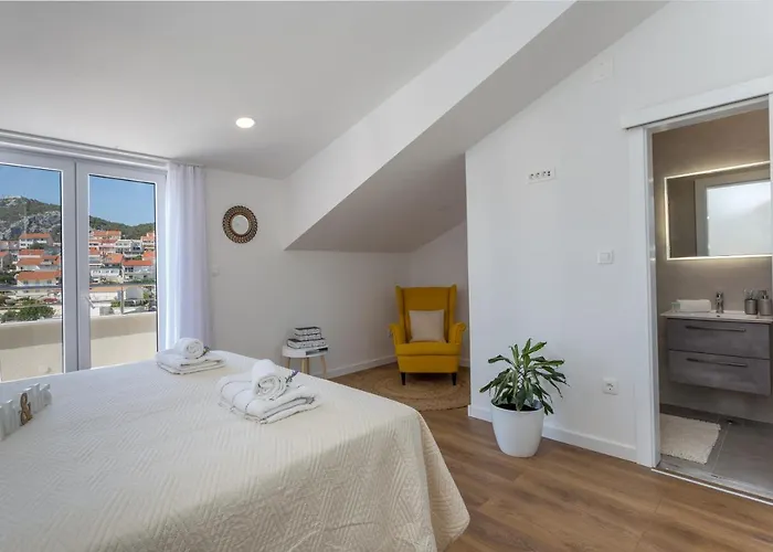 Golden View Penthouse Apartman *